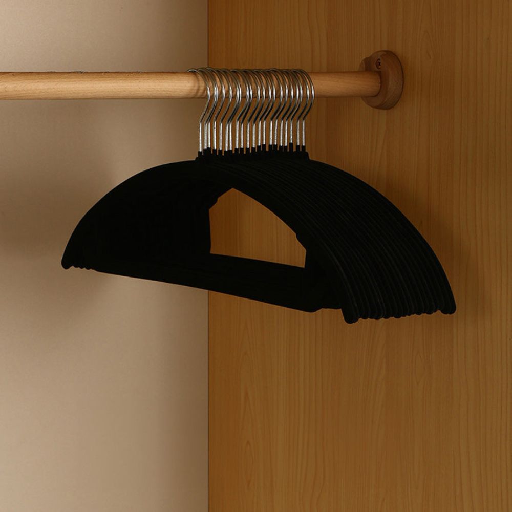 Non-Slip Curve Hangers