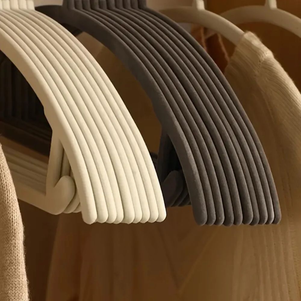 Non-Slip Curve Hangers