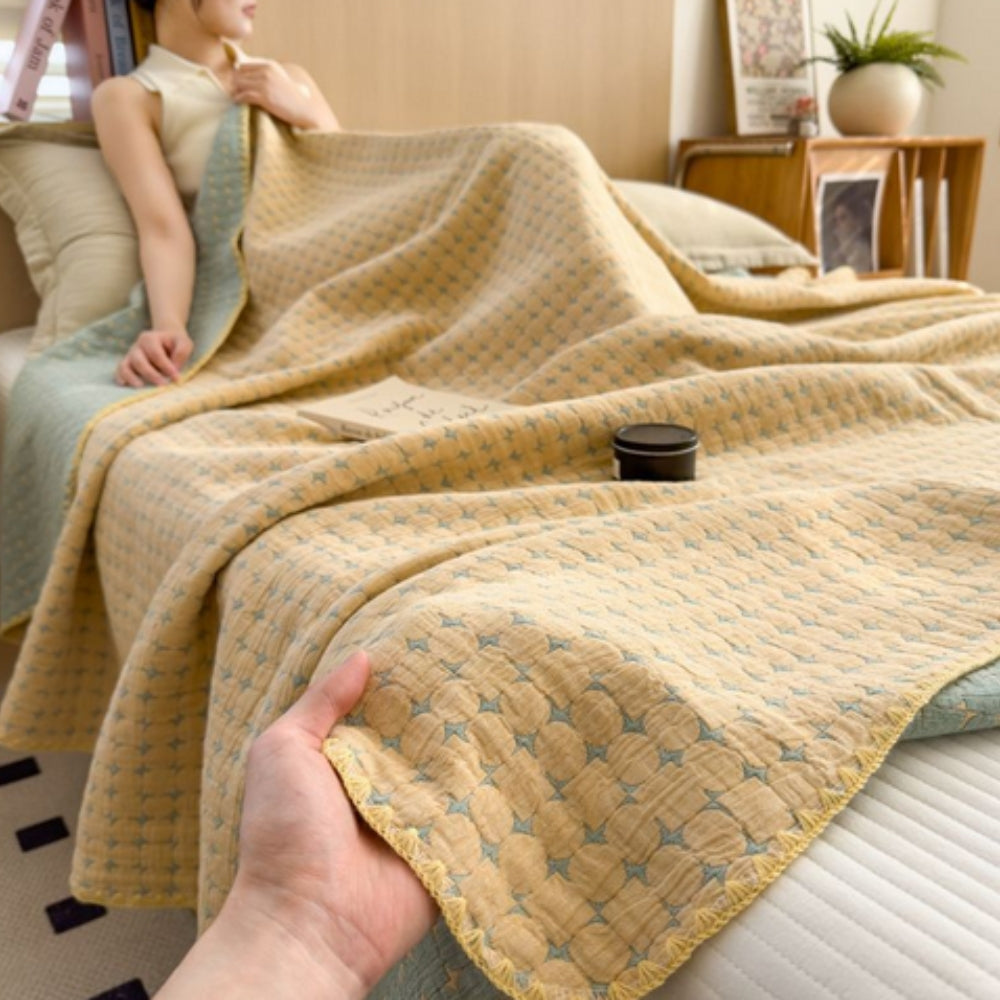 Matelassé Seersucker Reversible Cotton Blanket