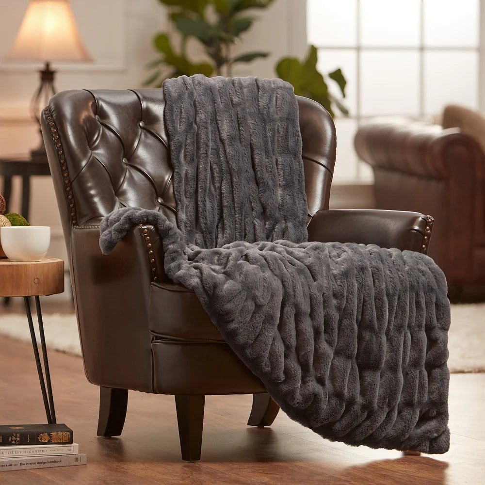 Chic Casa Faux Fur Blanket