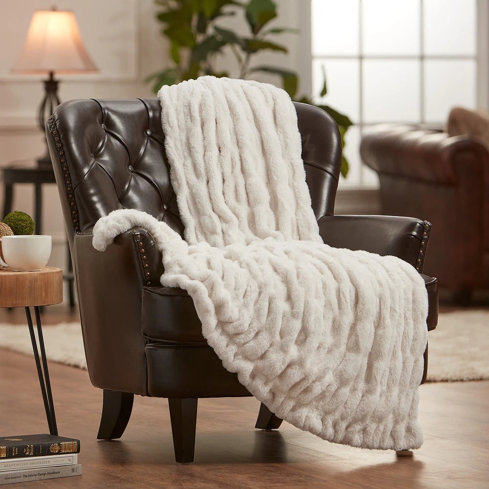 Chic Casa Faux Fur Blanket