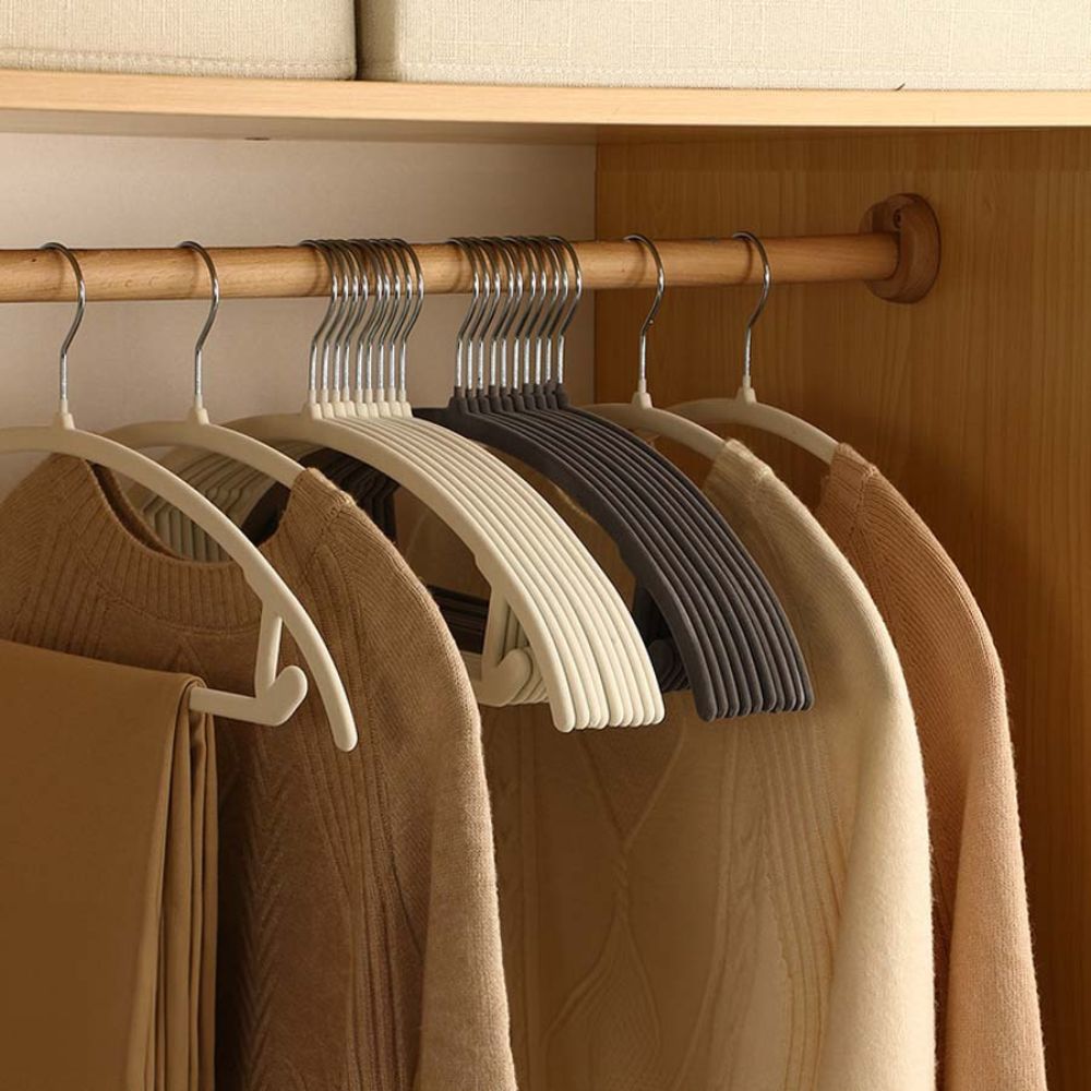 Non-Slip Curve Hangers
