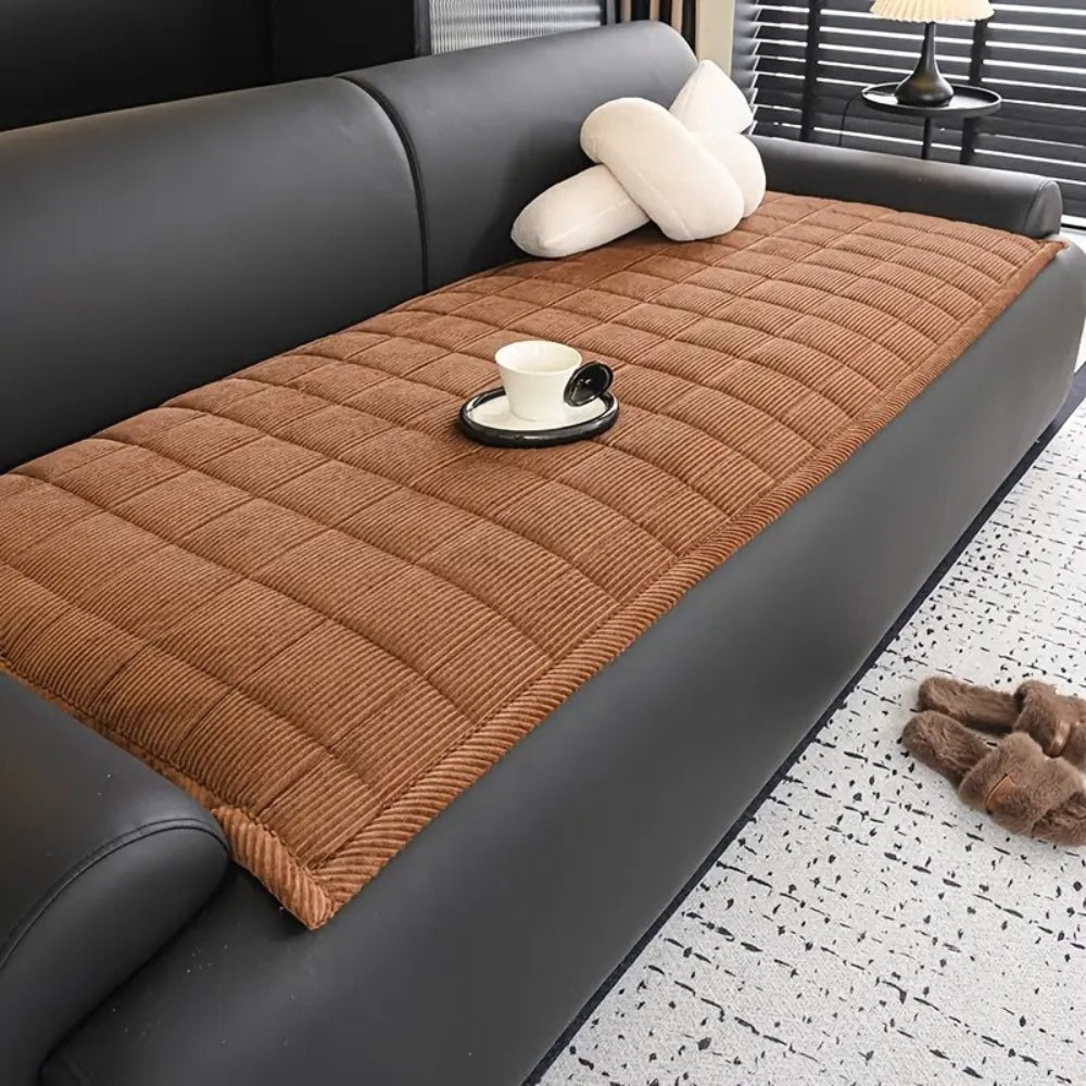 Metro Line Quilted Couch Cover Mat